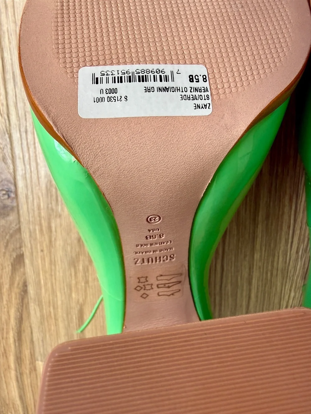 Schutz Zayne Platform Mary Jane Pumps Neon Green Patent Size 8.5B